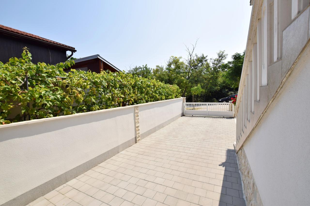Apartment Diva Nin Luaran gambar